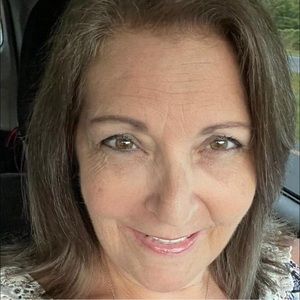 Meet your Posher, Deborah